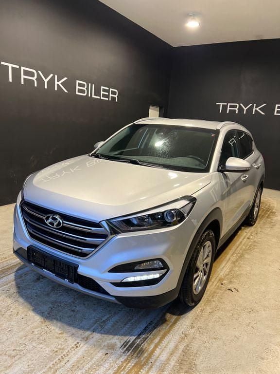 Silber Gebraucht 2018 Hyundai Tucson Trend SUV | 12.700 € (Superpreis) - Bild 1/4
