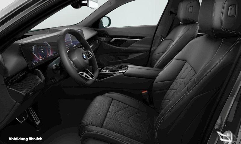 Gebraucht BMW 520 M Sport 208 PS (152 kW) 2025 Grau Limousine