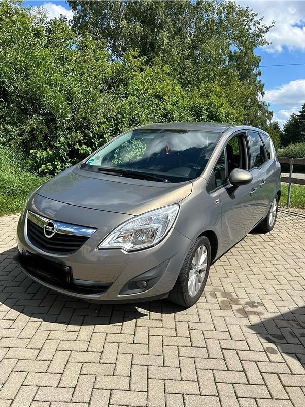 Braun Gebraucht 2012 Opel Meriva Van / Kleinbus | 3.100 € (Superpreis) - Bild 1/4