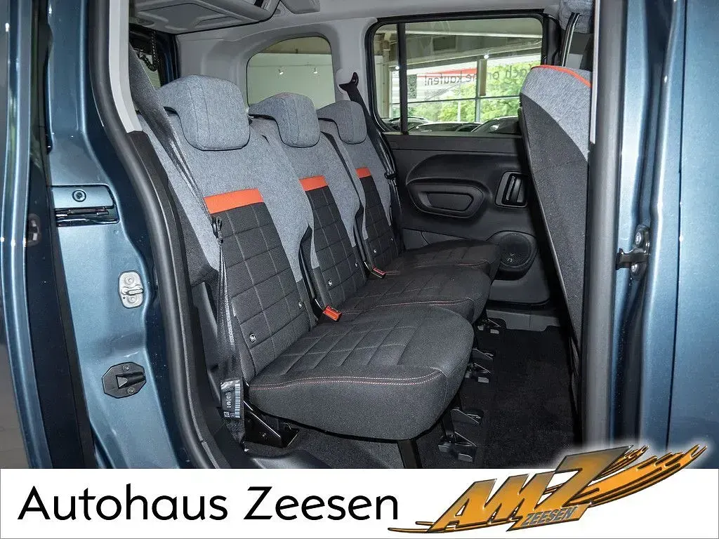 Neu Citroën e-Berlingo XTR 131 PS (96 kW) 2026 Rot Van / Kleinbus