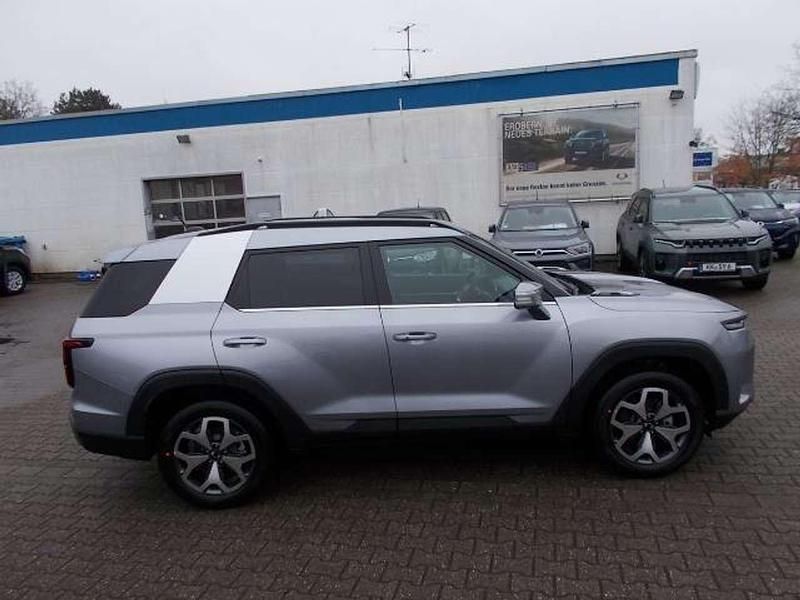 Neu KGM Torres 163 PS (119 kW) 2025 Silber SUV