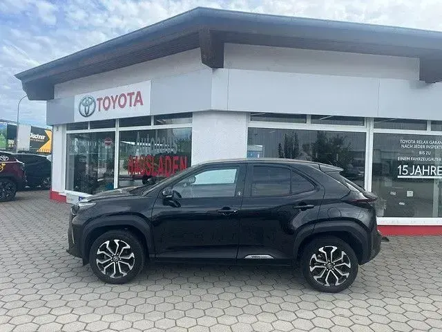 Gebraucht Toyota Yaris Cross Team 116 PS (85 kW) 2023 Schwarz SUV