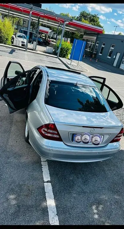Gebraucht Mercedes 200 121 PS (88 kW) 2005 Silber Limousine