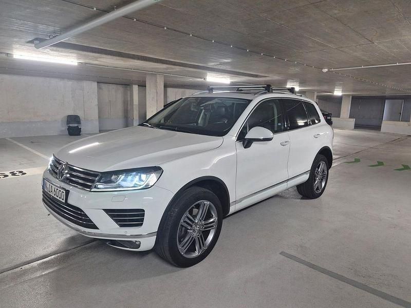 Weiß Gebraucht 2015 VW Touareg Terrain Tech SUV | 19.900 € (Etwas zu teuer) - Bild 1/4