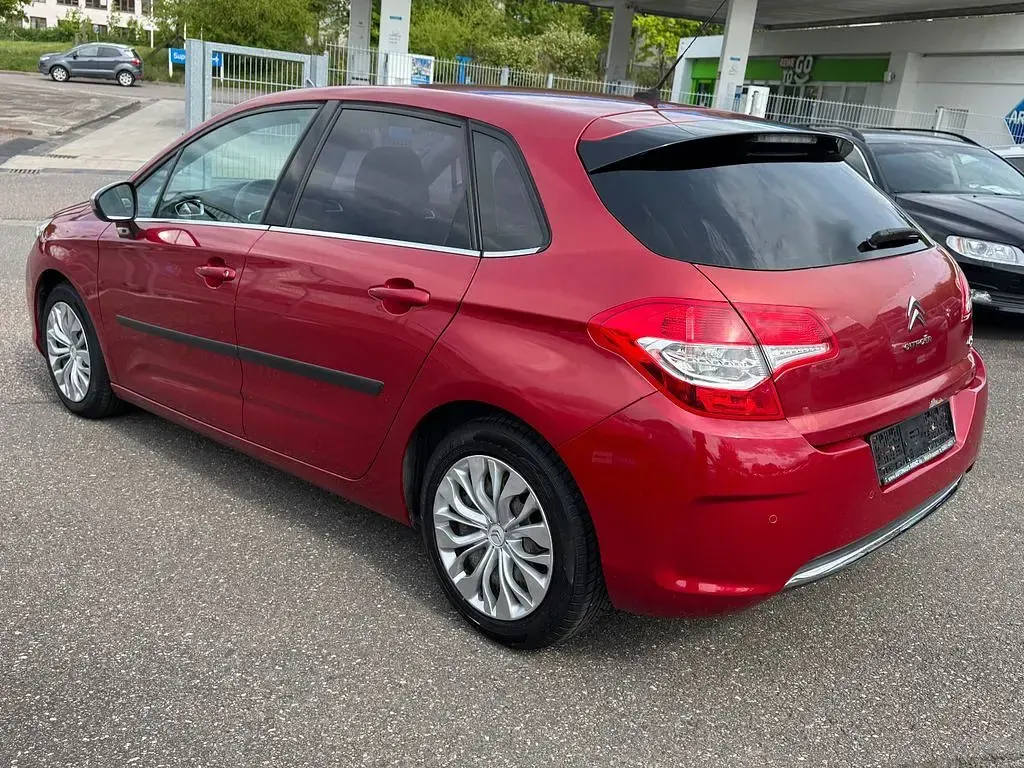 Gebraucht Citroën C4 SELECTION 120 PS (88 kW) 2013 Rot Limousine