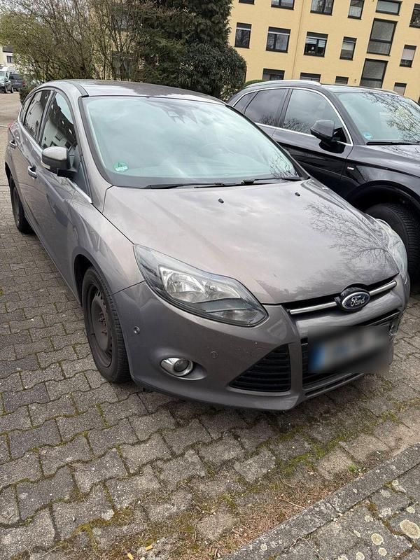 Usata Ford Focus SYNC Edition 140 CV (102 kW) 2013 Marrone Berlina