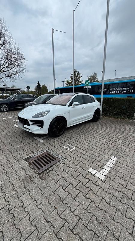 Used Porsche Macan Basis 2020 White SUV
