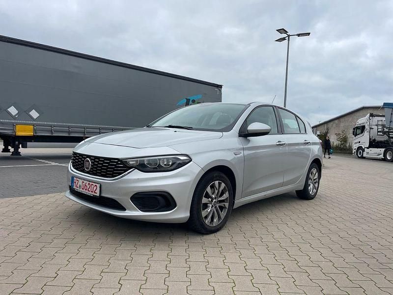 Silber Gebraucht 2018 Fiat Tipo Limousine | 8.690 € (Superpreis) - Bild 1/4