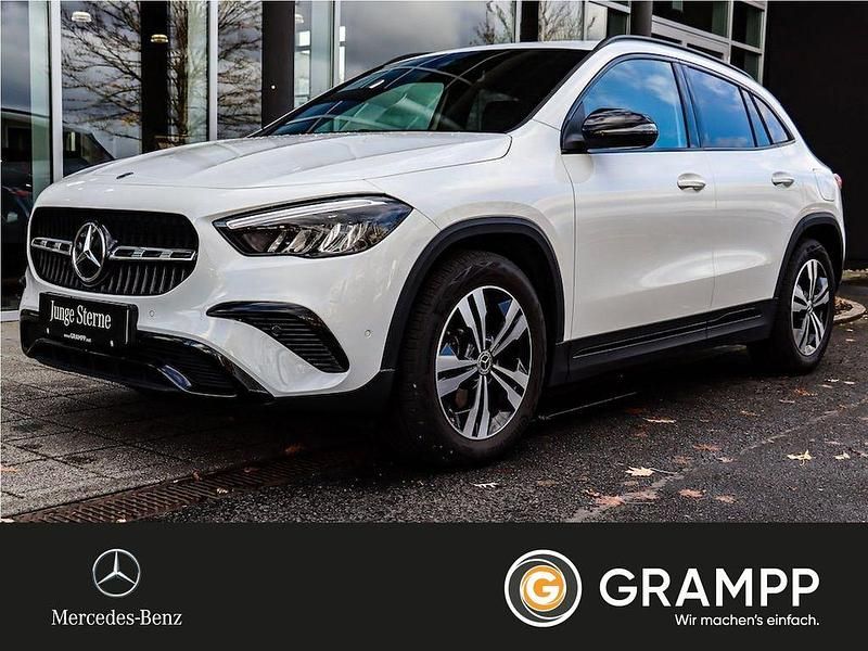 Weiß Gebraucht 2024 Mercedes GLA180 Night SUV | 35.850 € (Superpreis) - Bild 1/4