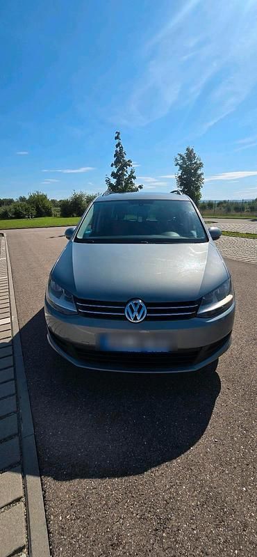 Grau Gebraucht 2011 VW Sharan Van / Kleinbus | 6.300 € (Etwas zu teuer) - Bild 1/4