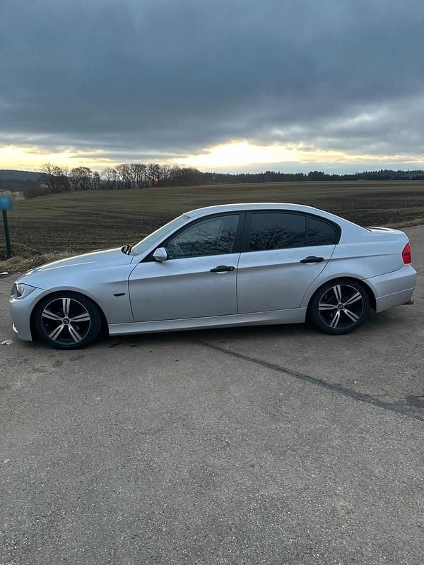 Gebraucht BMW 318 150 PS (110 kW) 2005 Silber Limousine