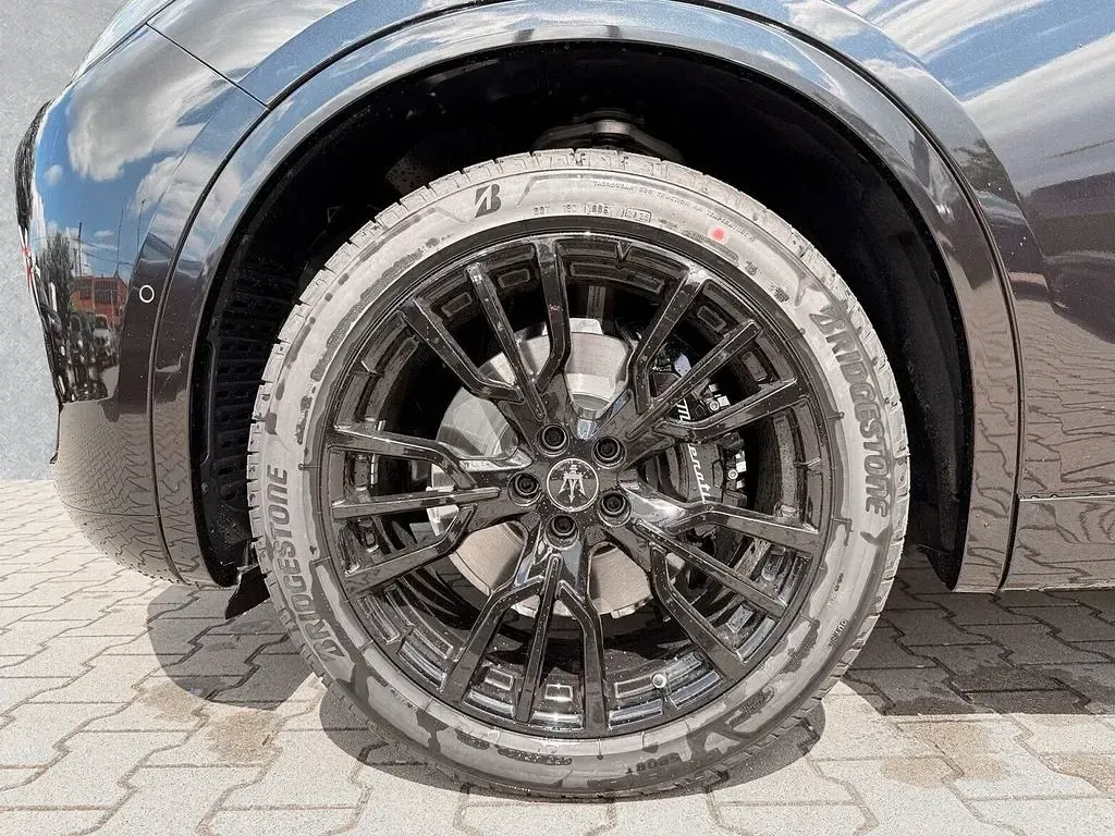 Neu Maserati Grecale 330 PS (242 kW) 2026 Nero tempesta SUV