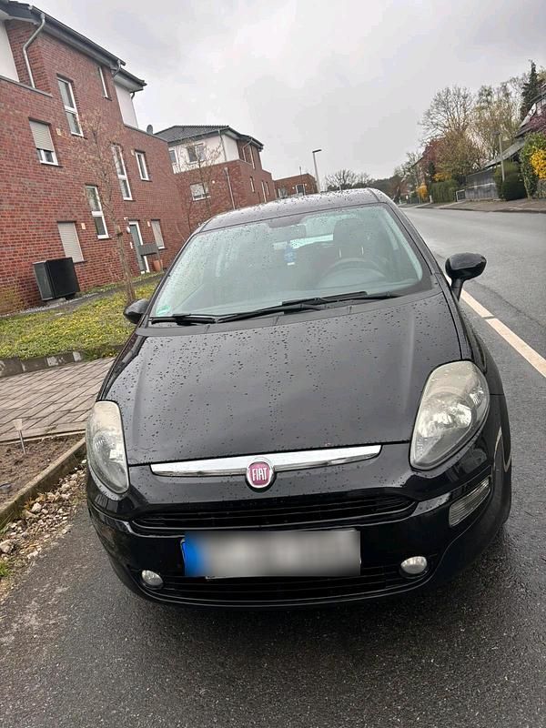 Gebraucht Fiat Punto 77 PS (56 kW) 2011 Schwarz Kleinwagen