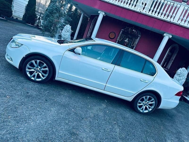 Gebraucht Skoda Superb Ambition 160 PS (117 kW) 2008 Weiß Limousine