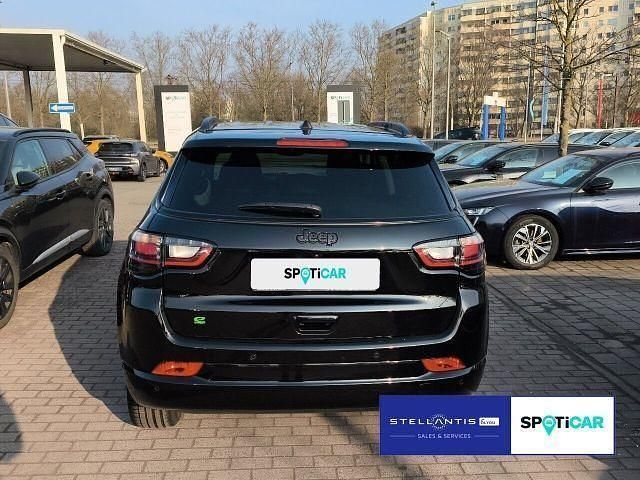 Gebraucht Jeep Compass 131 PS (96 kW) 2024 Schwarz SUV