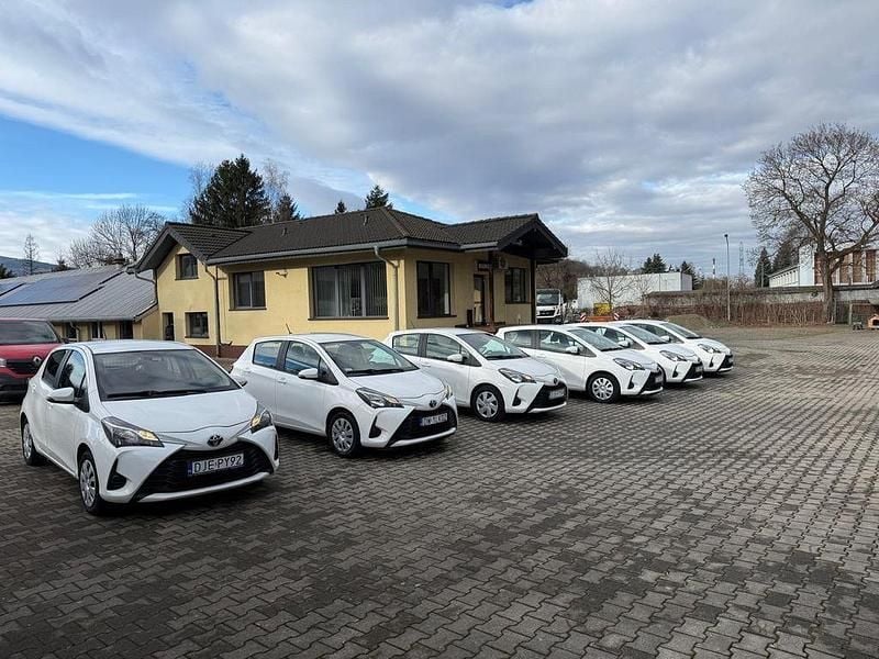 Gebraucht Toyota Yaris Active 72 PS (52 kW) 2020 Weiß Limousine