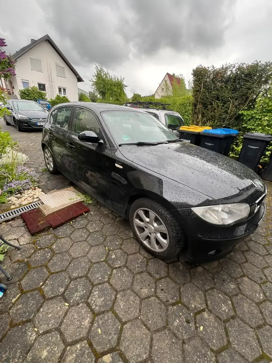 Gebraucht BMW 116 85 PS (62 kW) 2004 Schwarz Kleinwagen