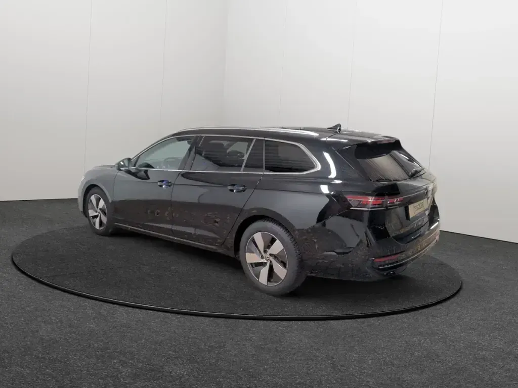 Gebraucht VW Passat Elegance 150 PS (110 kW) 2025 Schwarz Kombi