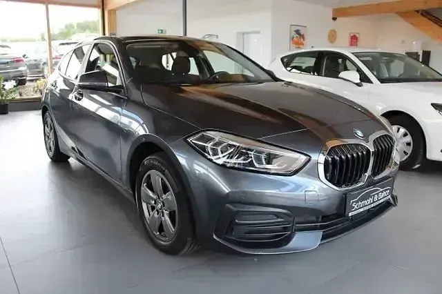 Gebraucht BMW 118 Advantage 136 PS (100 kW) 2021 Grau Kleinwagen