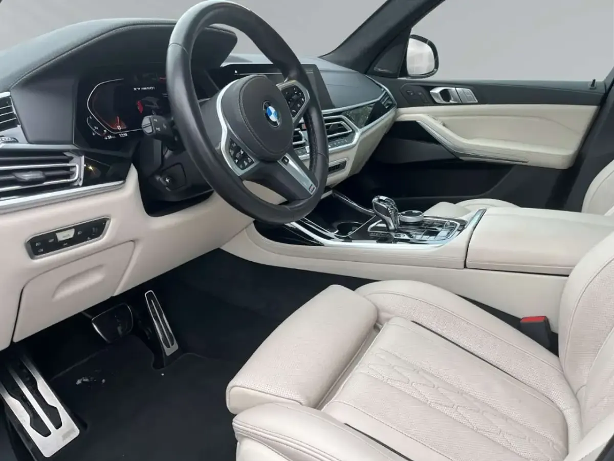 Gebraucht BMW X7 Sport Line 530 PS (389 kW) 2022 Black sapphire metallic SUV