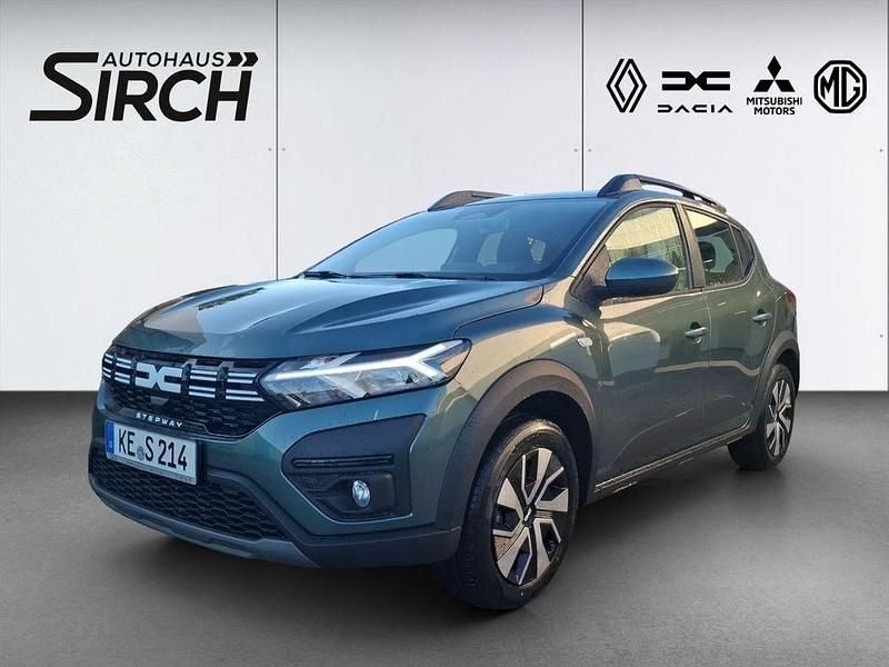 Grün Gebraucht 2025 Dacia Sandero Expression Kleinwagen | 18.350 € (Fairer Preis) - Bild 1/4