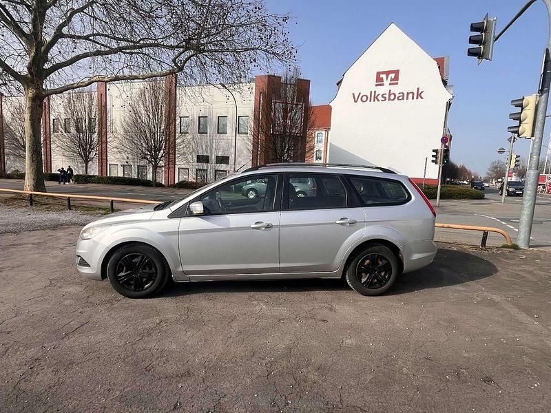 Gebraucht Ford Focus Viva 109 PS (80 kW) 2011 Silber Kombi