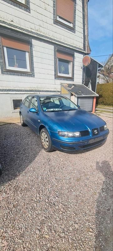 Usata Seat Leon 105 CV (77 kW) 2004 Andere farben Utilitaria