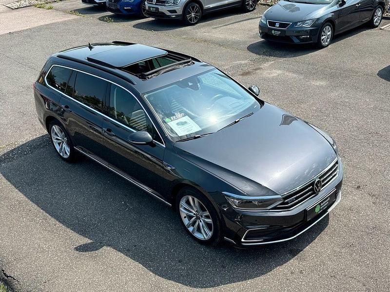 Grau Gebraucht 2022 VW Passat Kombi | 22.950 € (Fairer Preis) - Bild 1/4