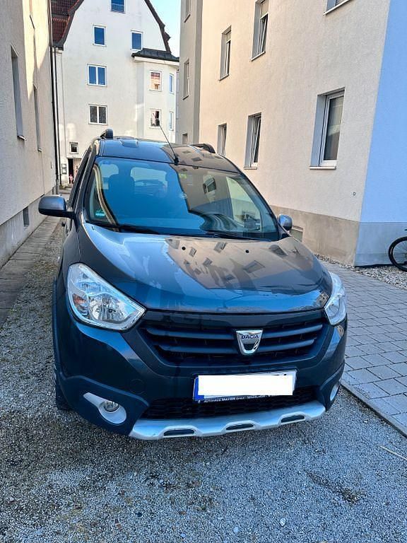 Gebraucht Dacia Dokker Stepway 116 PS (85 kW) 2017 Schwarz Van / Kleinbus