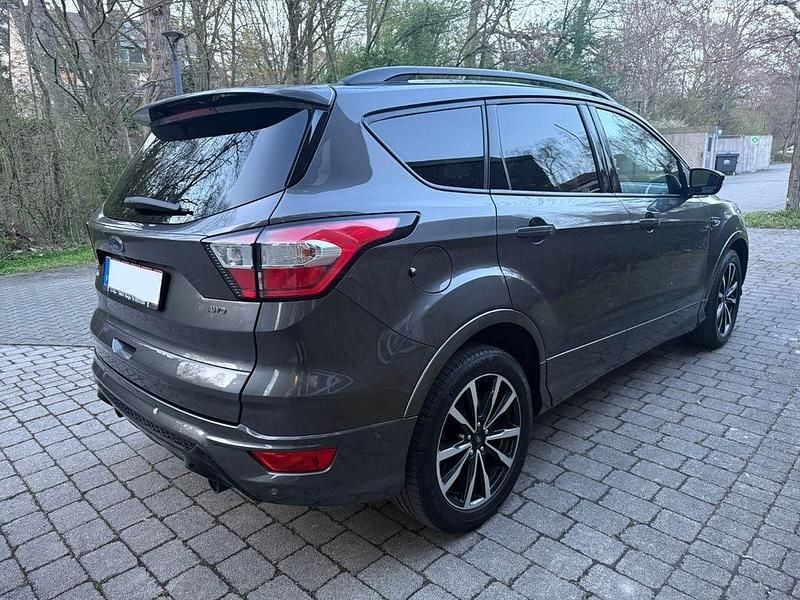 Gebraucht Ford Kuga ST-Line 179 PS (131 kW) 2019 Grau SUV