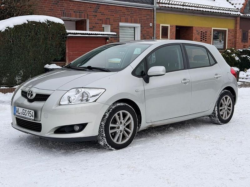 Silber Gebraucht 2008 Toyota Auris Team Limousine | 3.490 € (Guter Preis) - Bild 1/4