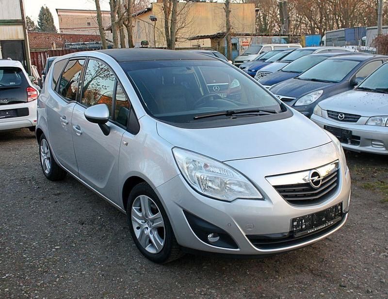 Gebraucht Opel Meriva Edition 101 PS (74 kW) 2010 Silber Van / Kleinbus