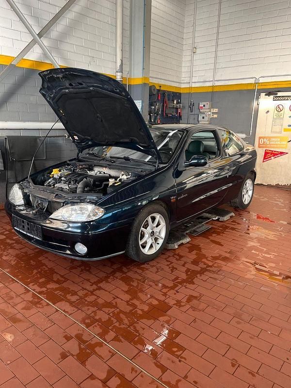 Grün Gebraucht 2000 Renault Mégane Coupé Coupé | 500 € - Bild 1/4