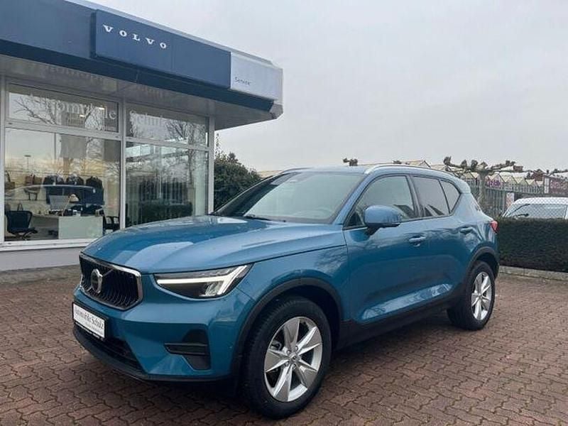 Gebraucht Volvo XC40 Core 163 PS (119 kW) 2025 Fjordbluemet. SUV