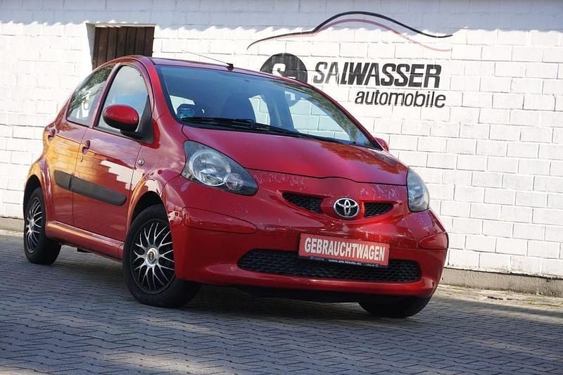 Rot Gebraucht 2008 Toyota Aygo Cool Kleinwagen | 1.500 € (Guter Preis) - Bild 1/4