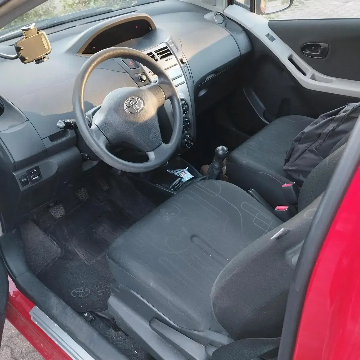 Gebraucht Toyota Yaris 69 PS (50 kW) 2010 Rot Kleinwagen