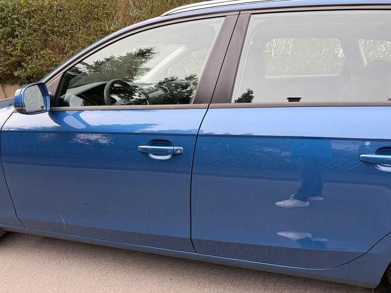 Gebraucht Audi A4 Attraction 143 PS (105 kW) 2011 Blau Kombi