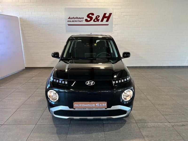 Neu Hyundai Inster 85 kW (116 PS) 2025 Schwarz Kleinwagen
