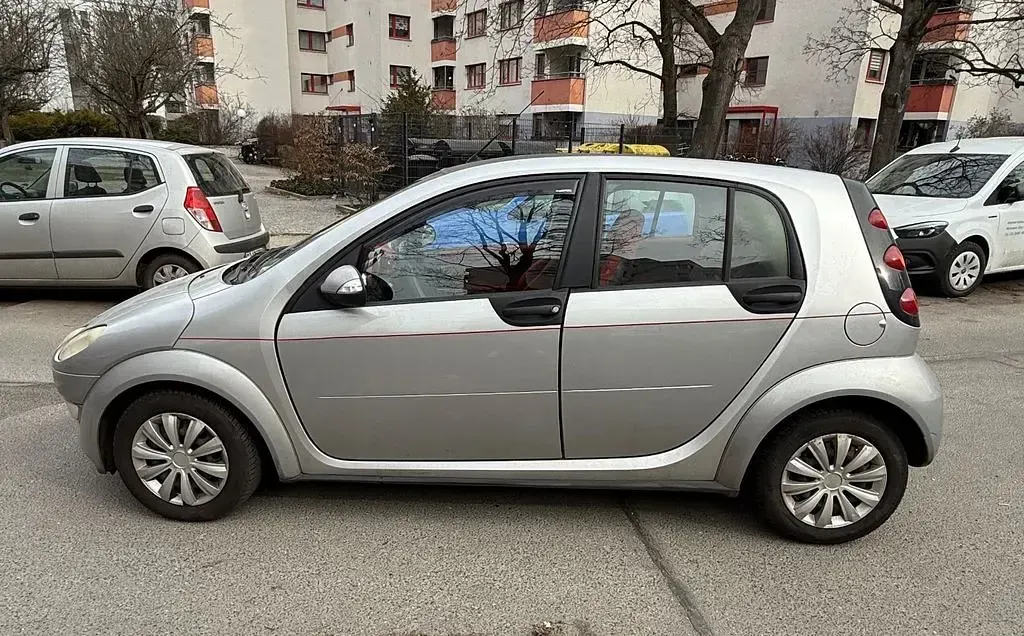 Używany Smart ForFour Pure 95 KM (69 kW) 2005 Srebrny Hatchback
