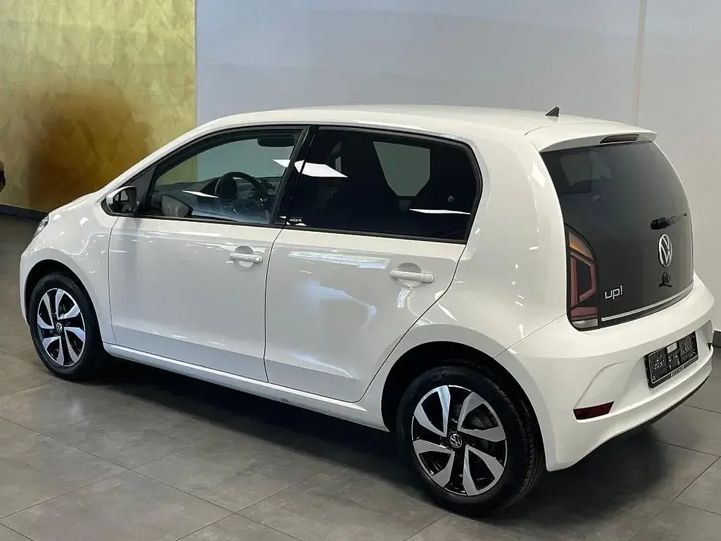 Używany VW up! Active 65 KM (47 kW) 2022 Biały Hatchback