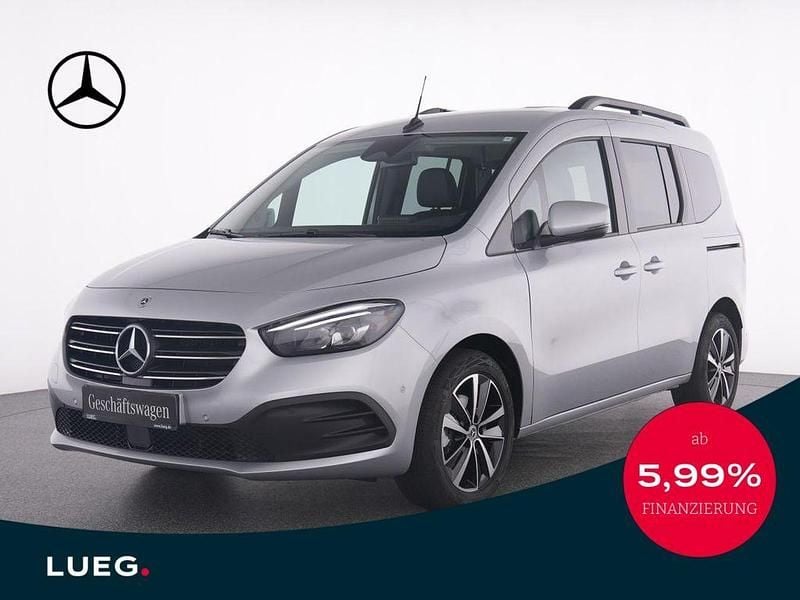 Helvinsilber metallic Gebraucht 2025 Mercedes T180 Progressive Van / Kleinbus | 33.995 € (Etwas zu teuer) - Bild 1/4