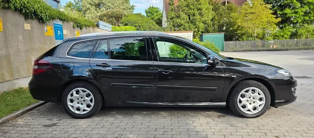 Gebraucht Renault Laguna GrandTour Expression 140 PS (102 kW) 2012 Schwarz Kombi