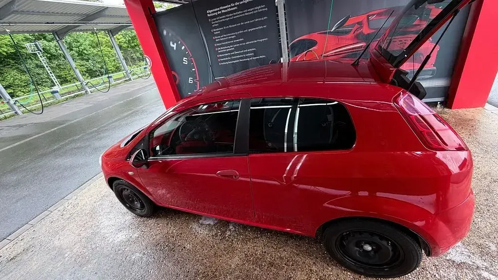 Gebraucht Fiat Grande Punto 77 PS (56 kW) 2009 Rot Kleinwagen