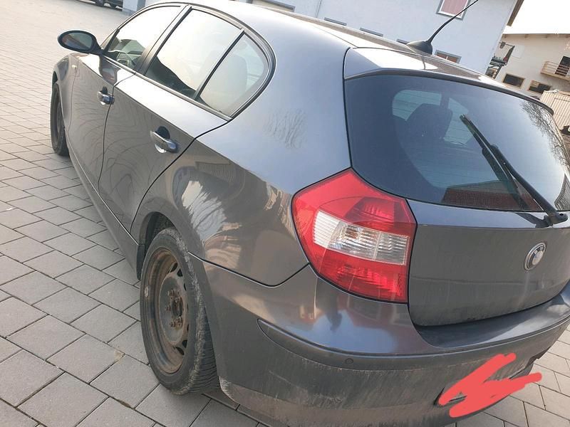 Gebraucht BMW 118 143 PS (105 kW) 2005 Grau Kleinwagen