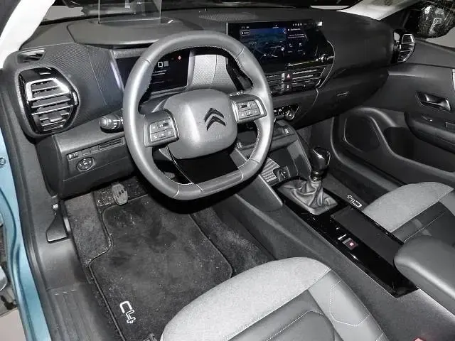 Gebraucht Citroën C4 Shine 131 PS (96 kW) 2023 Manufacturer SUV