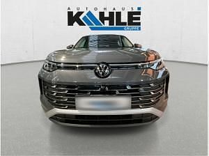 Neu VW Tayron IQ Drive 150 PS (110 kW) 2025 Schwarz (grenadillschwarz) SUV