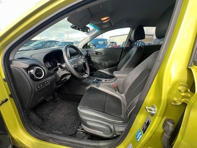 Gebraucht Hyundai Kona Style 105 PS (77 kW) 2020 Gelbkeine angabe SUV