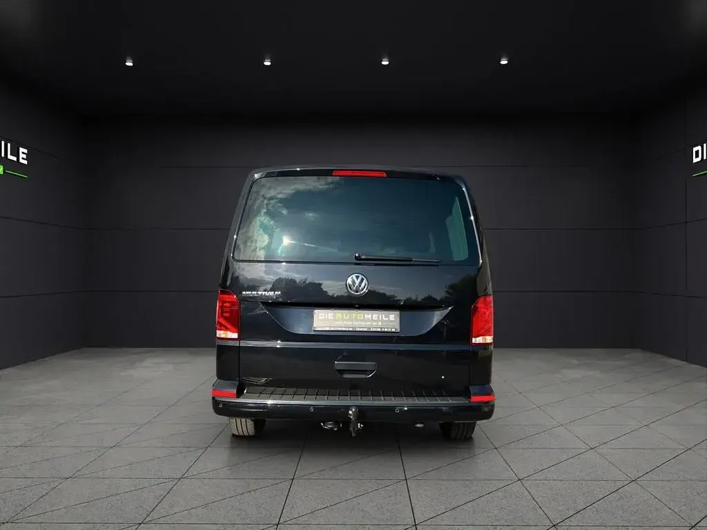 Gebraucht VW Multivan 150 PS (110 kW) 2020 Deep black perleffekt (schwarz Van / Kleinbus