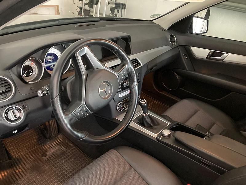 Gebraucht Mercedes C180 2012 Schwarz Limousine