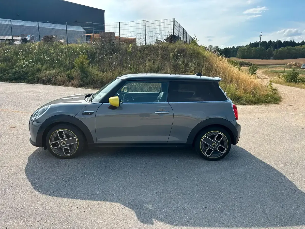Gebraucht Mini Cooper SE Classic 135 kW (184 PS) 2021 Grau Kleinwagen